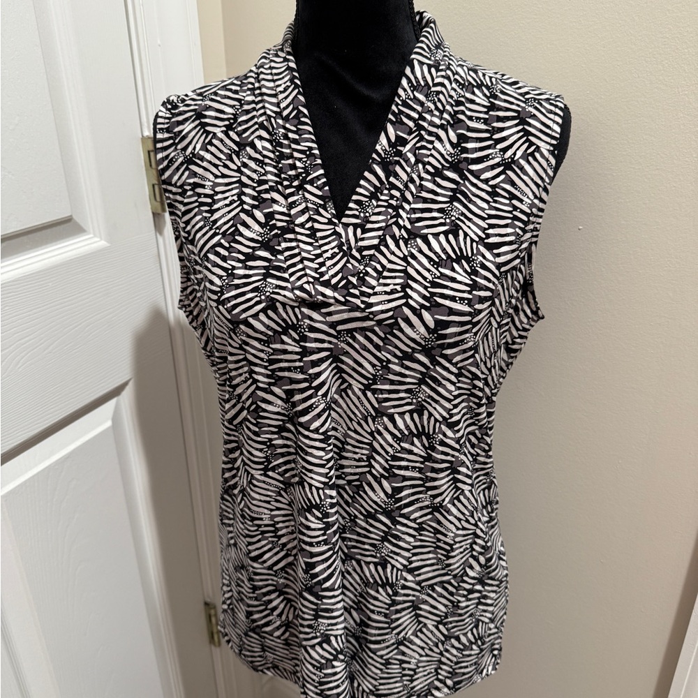 Anne Klein Black and White Patterned Blouse